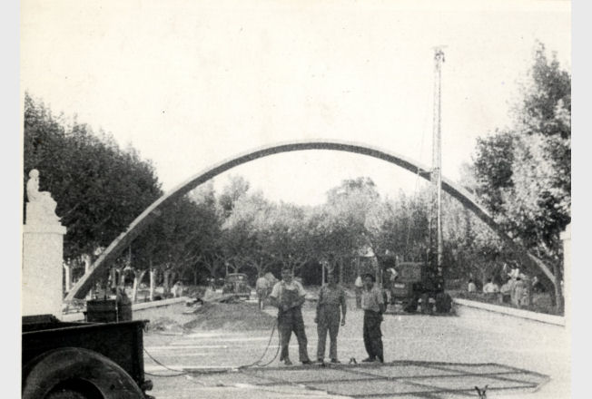 Arco in latero-cemento a San Juan (Argentina) per la Exposicion agricola industrial y ganadera fine dei lavori